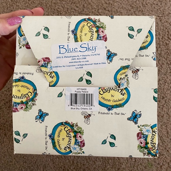 Clayworks by Heather Goldminc “Puppy Palace” - Picture 10 of 10